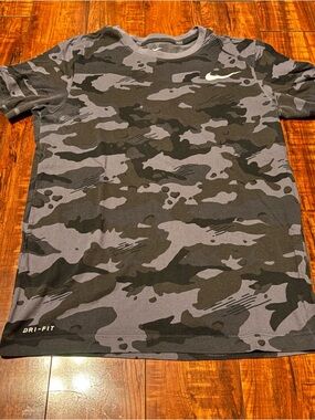 Nike Black and Gray Camouflage Dri-FIT Short Sleeve Tee